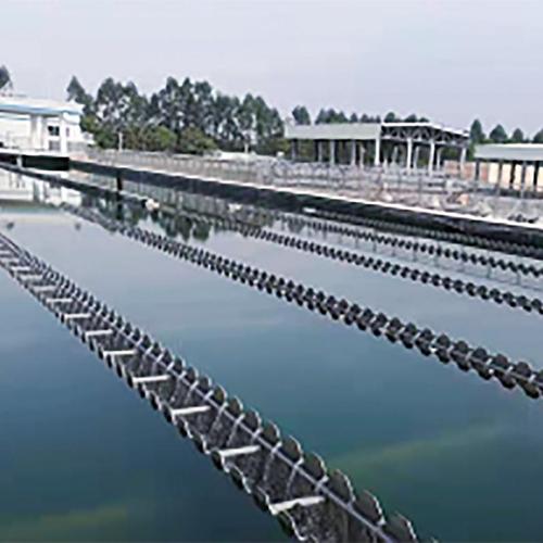 Triangular weir plate water collecting tank